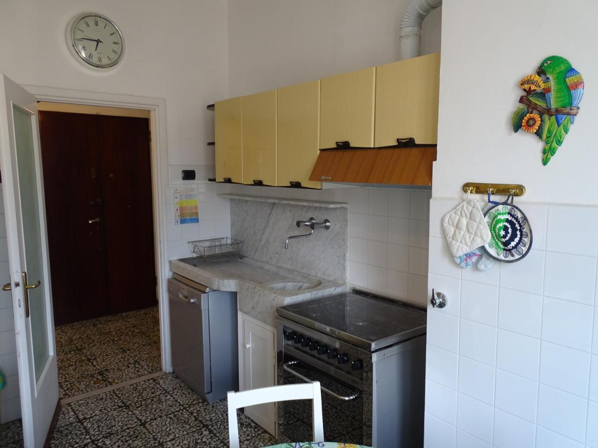Appartamento Sunflower Леванто Екстериор снимка