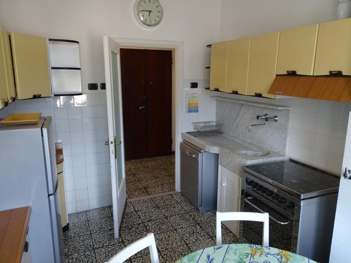 Appartamento Sunflower Леванто Екстериор снимка