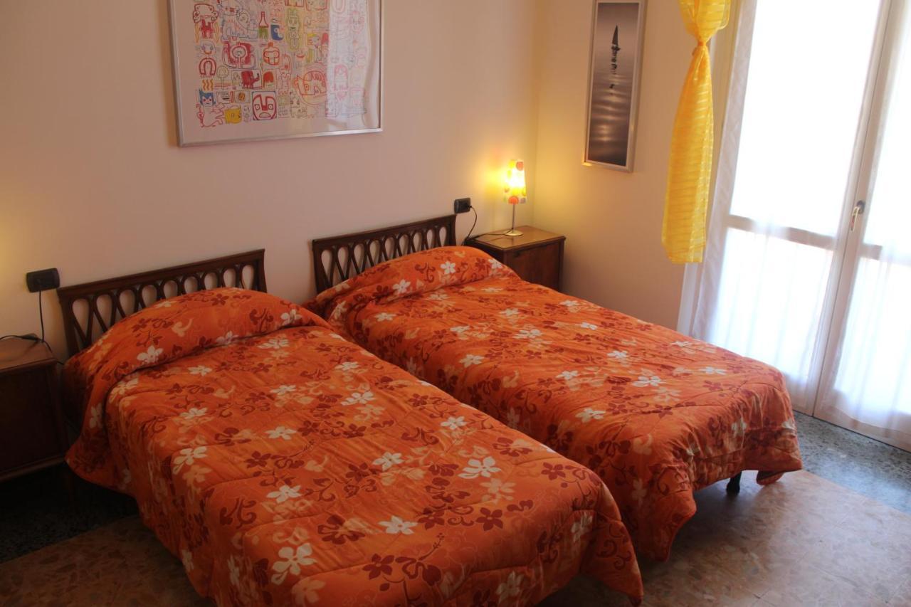 Appartamento Sunflower Леванто Екстериор снимка