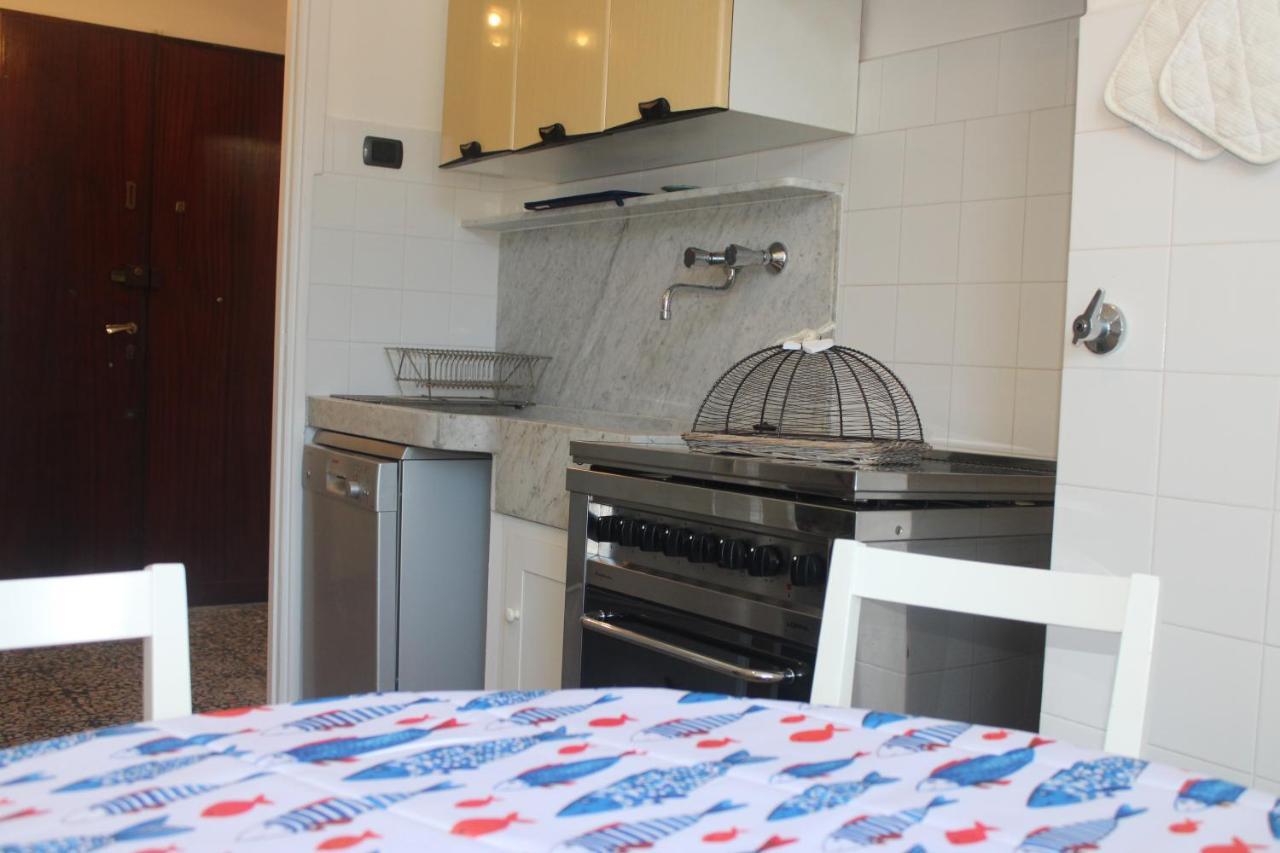 Appartamento Sunflower Леванто Екстериор снимка